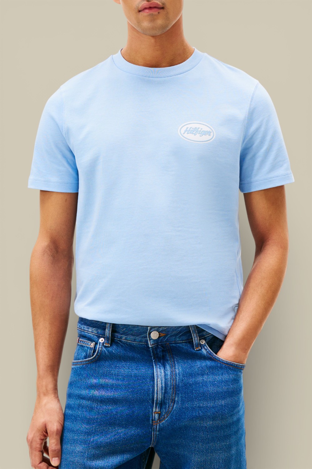 תמונת דוגמן קידמית של חולצת טי