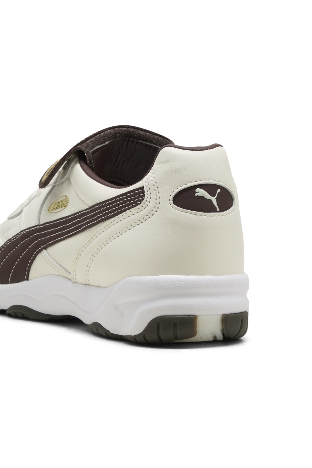 תמונת פנים של נעלי סניקרס