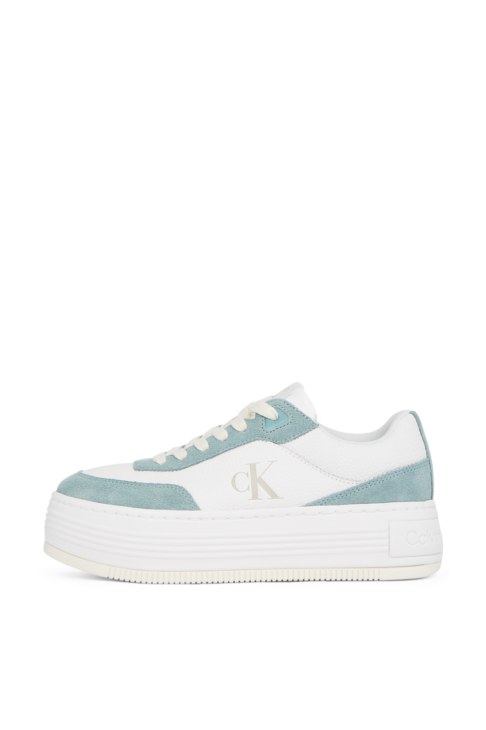 תמונה אחורית של נעלי סניקרס פלטפורמה