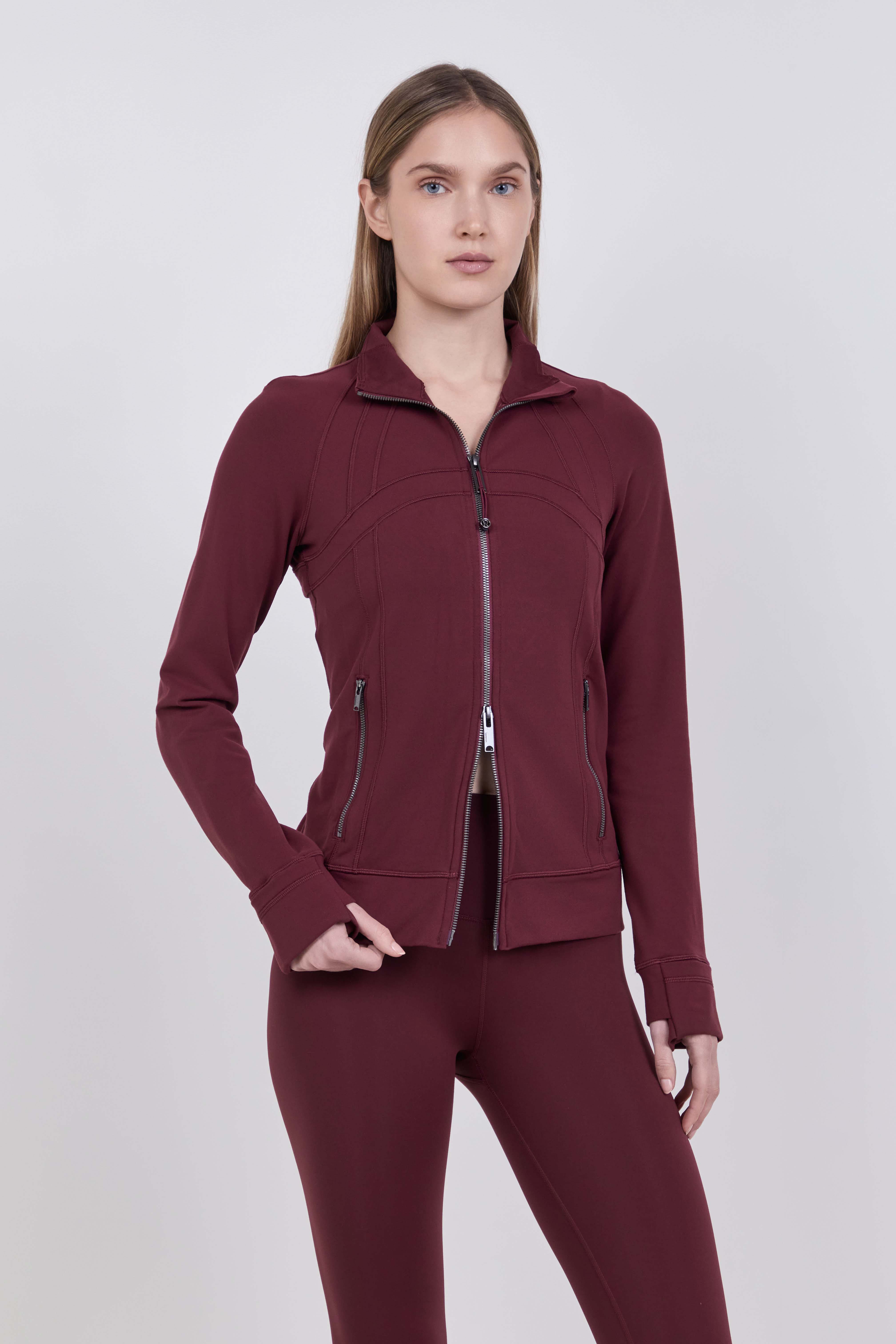 תמונת דוגמן קידמית של Define Track Jacket Luon&trade;