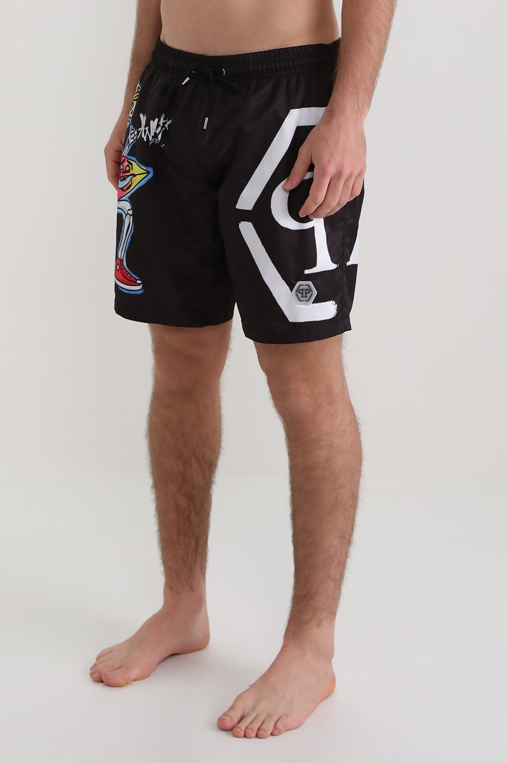 תמונת דוגמן קידמית של מכנסי בגד ים עם גולגלות