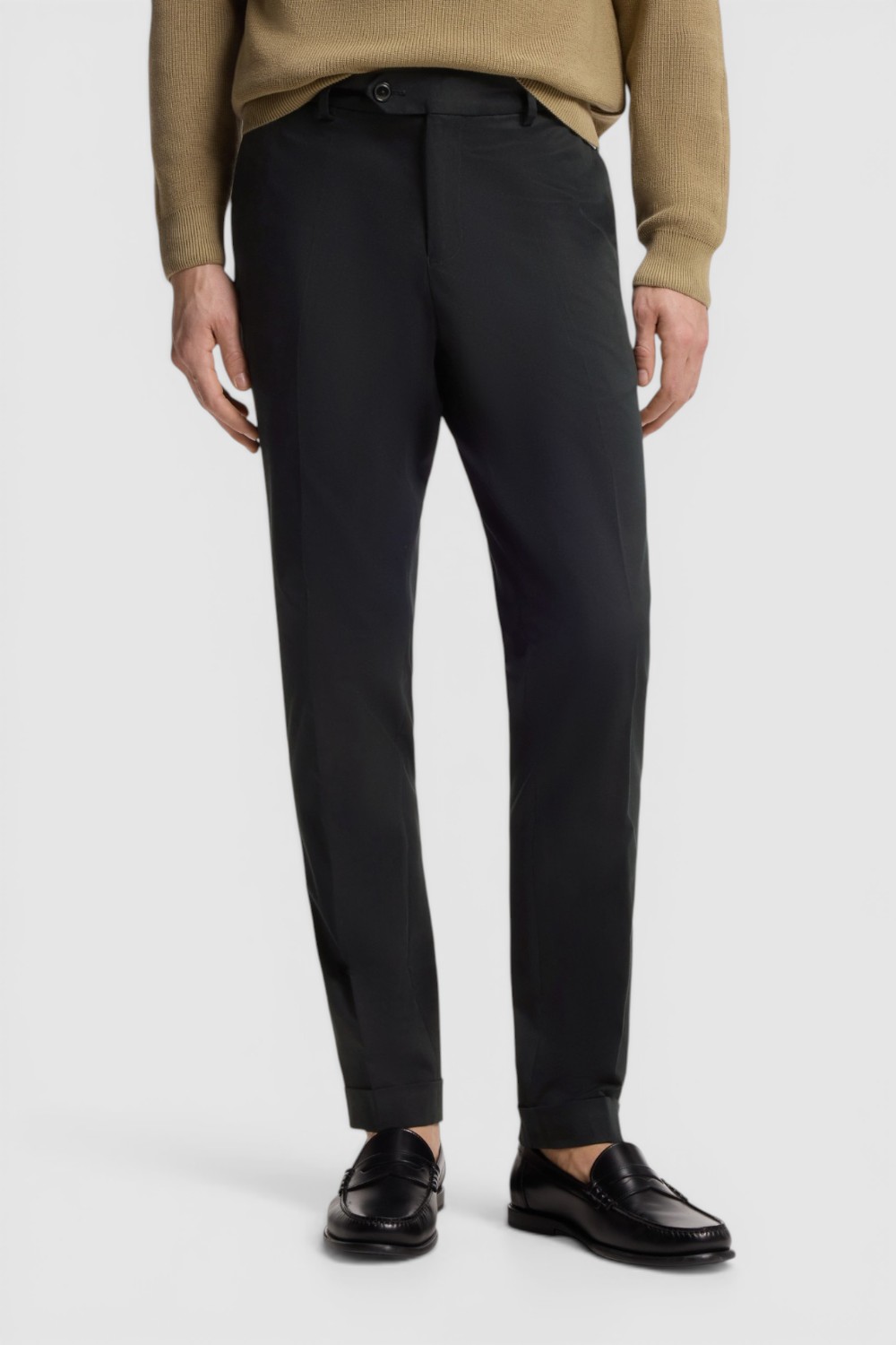 תמונת דוגמן קידמית של מכנסיים ארוכים