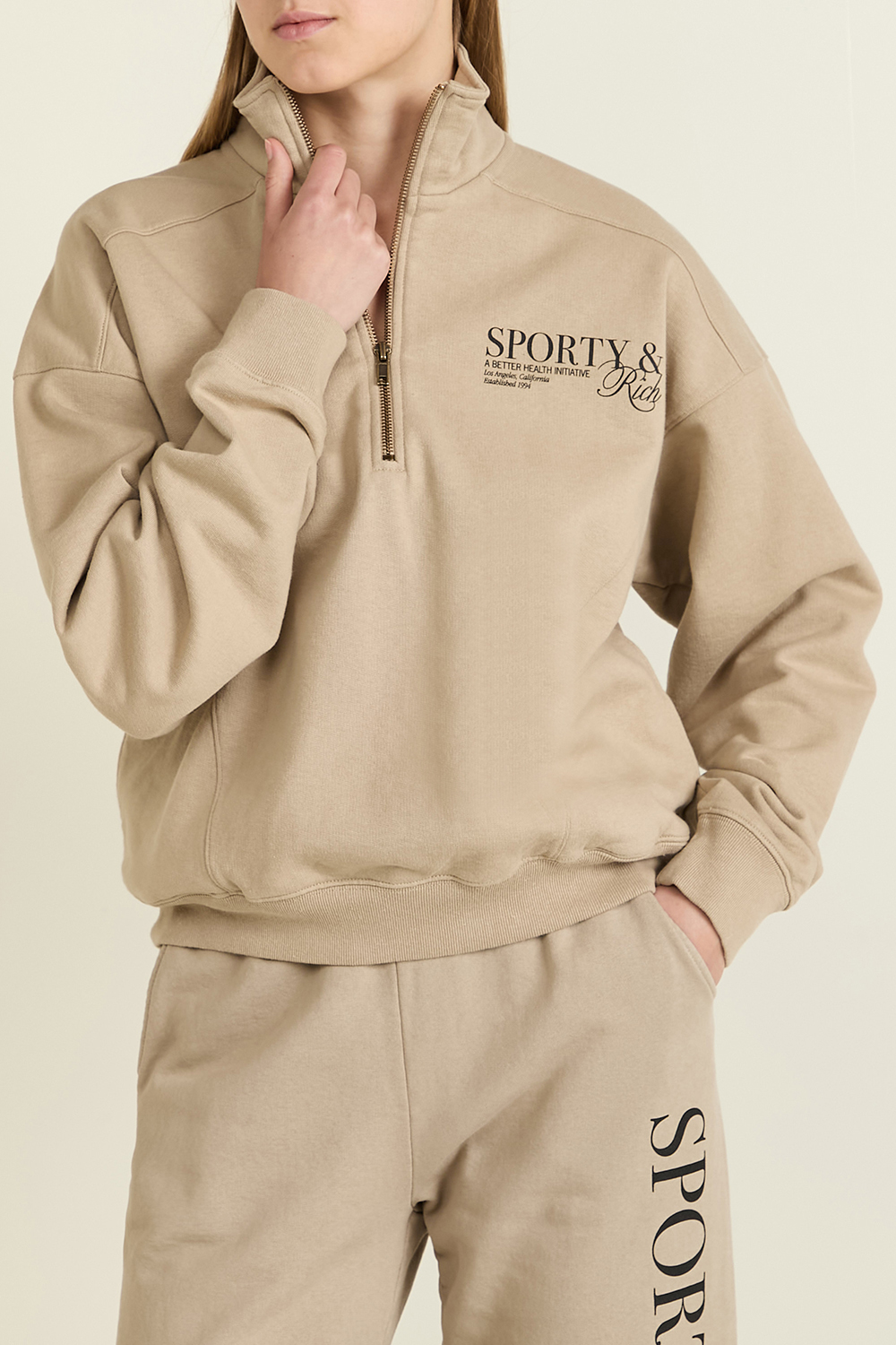 תמונת דוגמן קידמית של סווטשירט