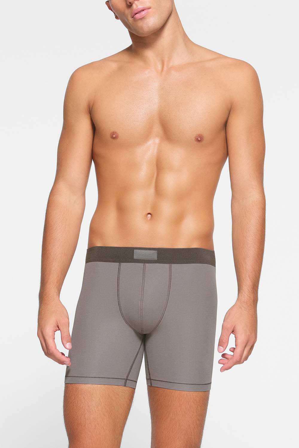 תמונת דוגמן קידמית של 3 PACK BOXER BRIEF 5 INCH