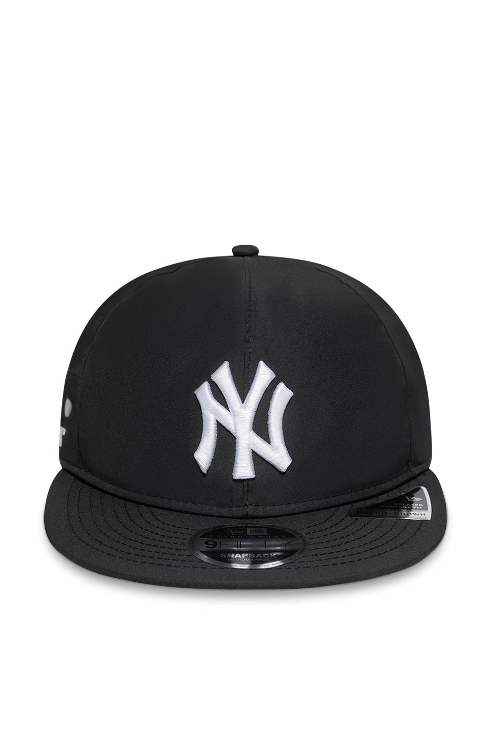 תמונה קידמית של כובע מצחייה