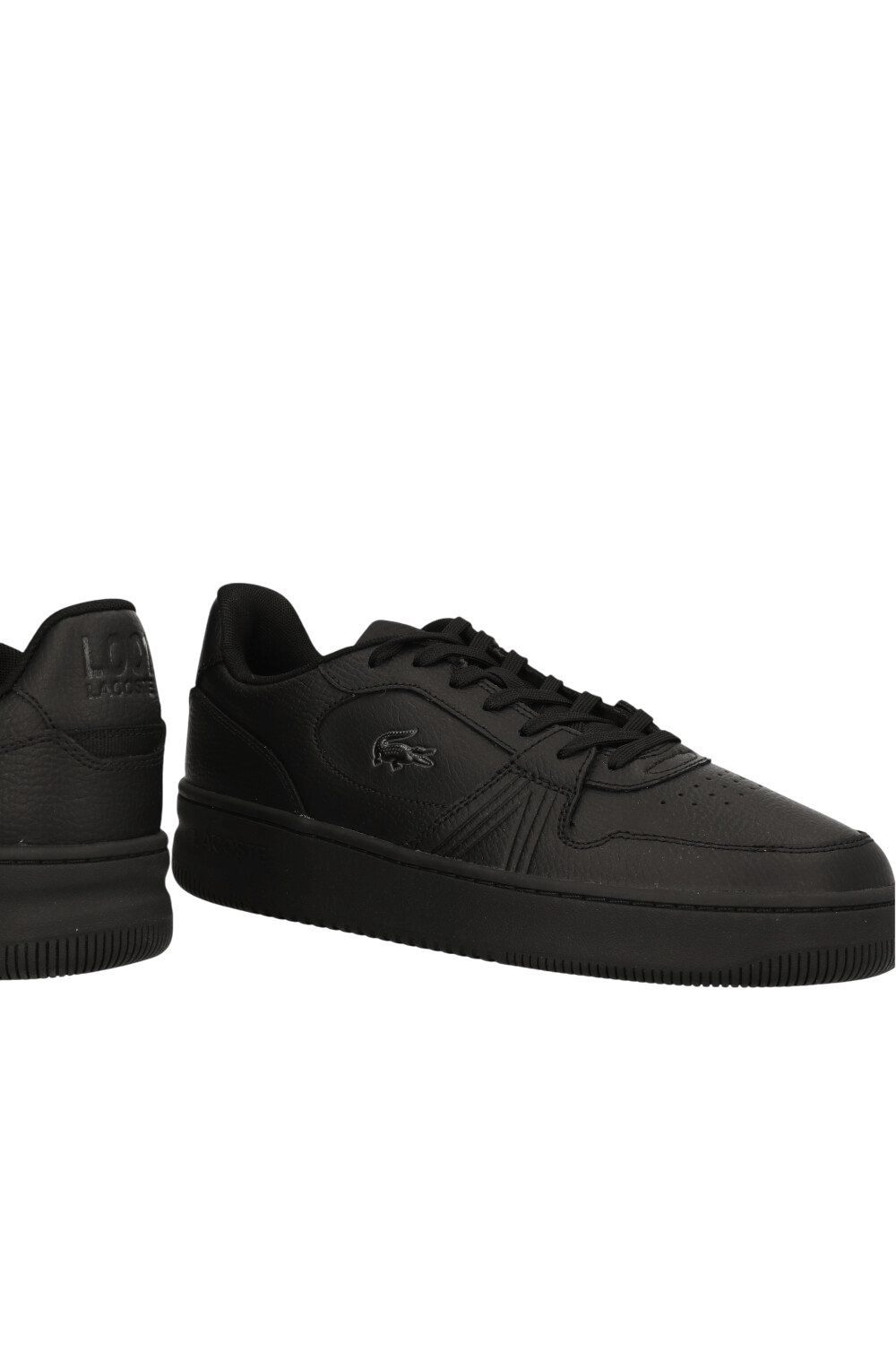 תמונת תקריב של נעלי סניקרס