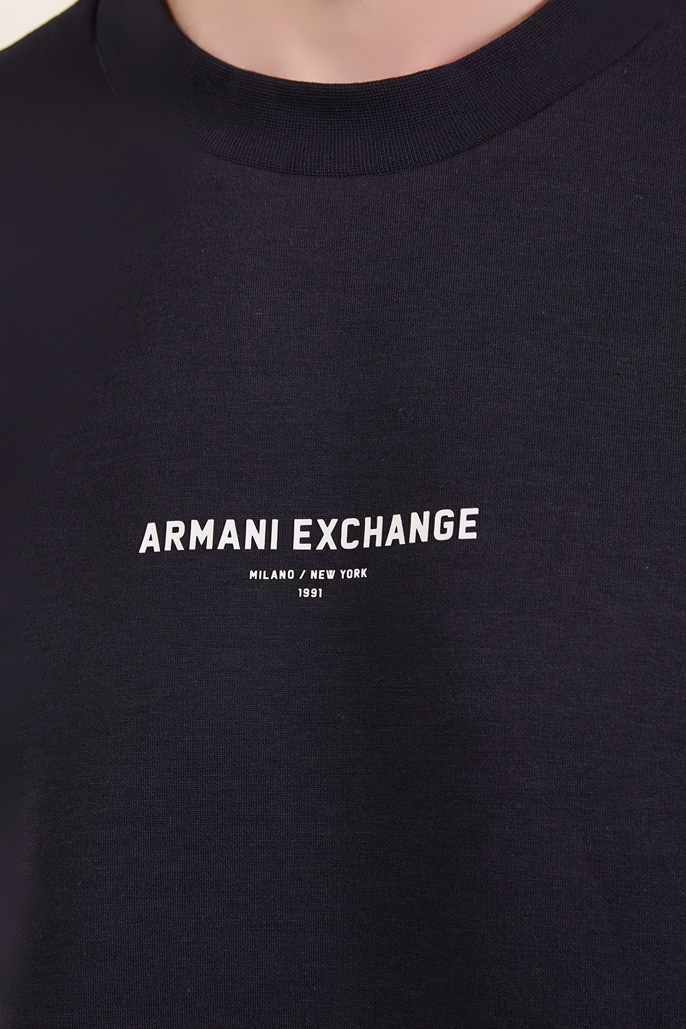 תמונת תקריב דוגמן של חולצת טי