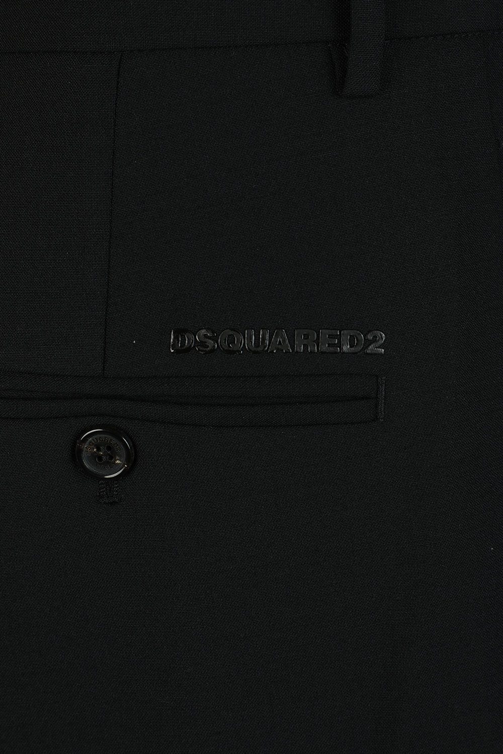 תמונה אחורית של מכנסי רול אפ שחורים