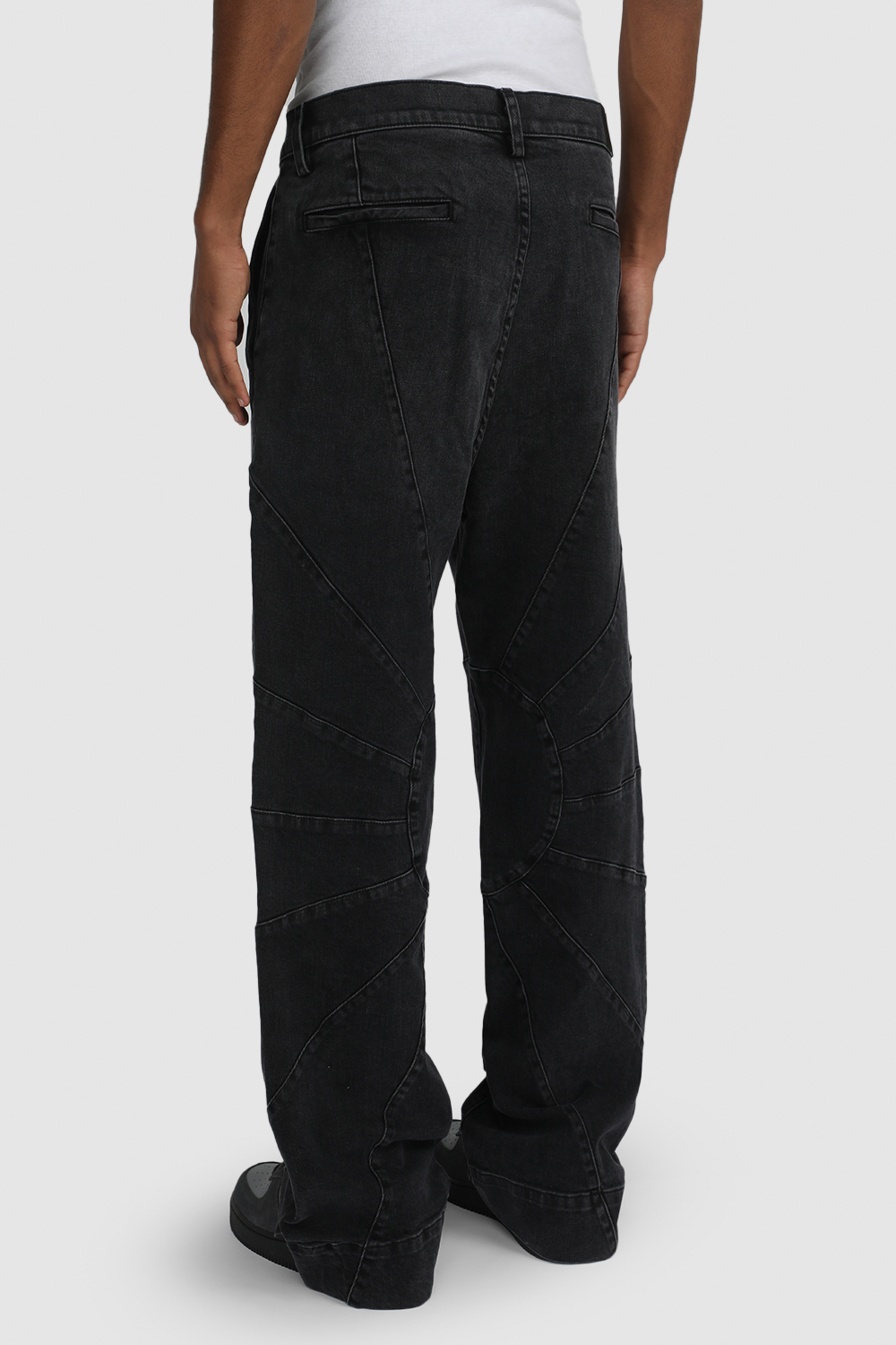 תמונת תקריב דוגמן של מכנסי ג'ינס סאנשיין