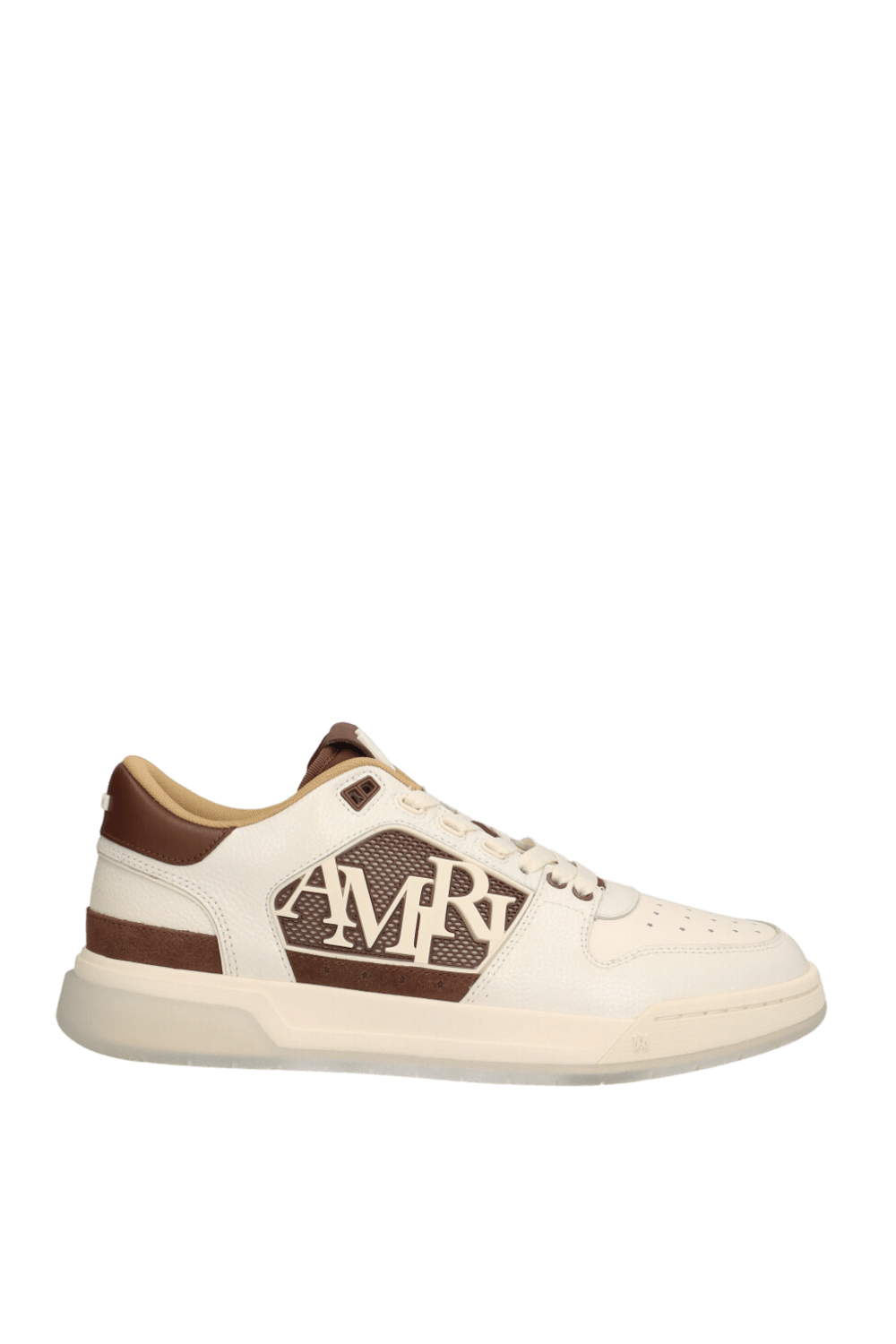 תמונה קידמית של נעלי סניקרס