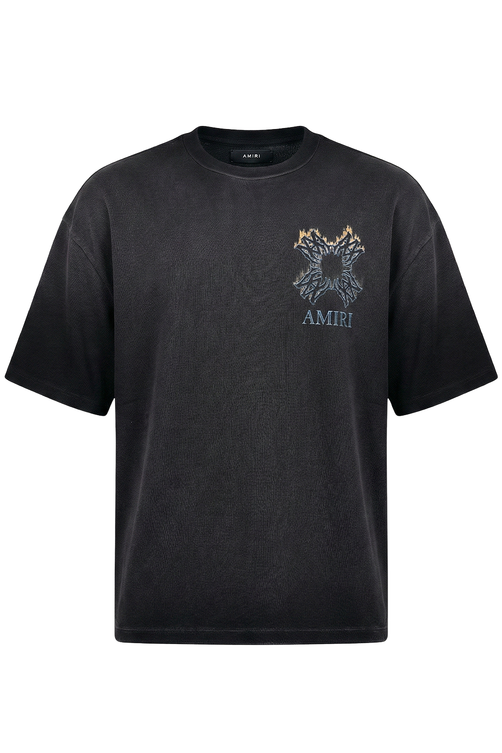 תמונה קידמית של חולצת טי בגזרת אוברסייז