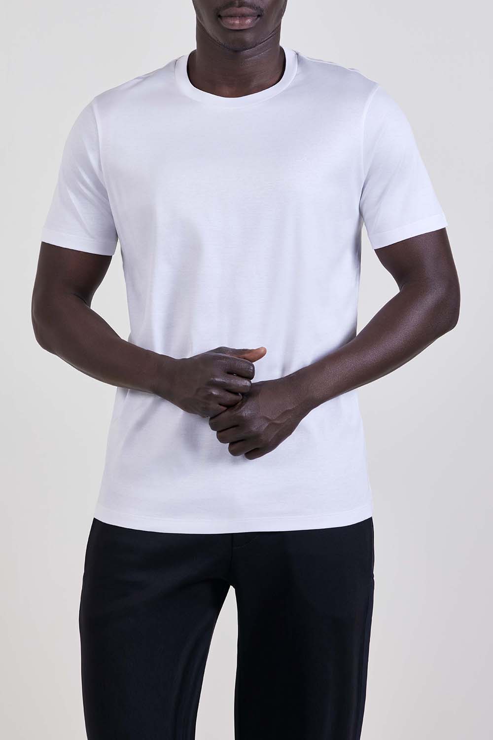 תמונת דוגמן קידמית של MENS KNITTED COTTON T-SHIRT