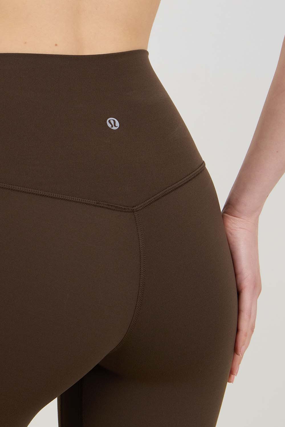 תמונת תקריב דוגמן של LULULEMON ALIGN&trade; HR PANT 28