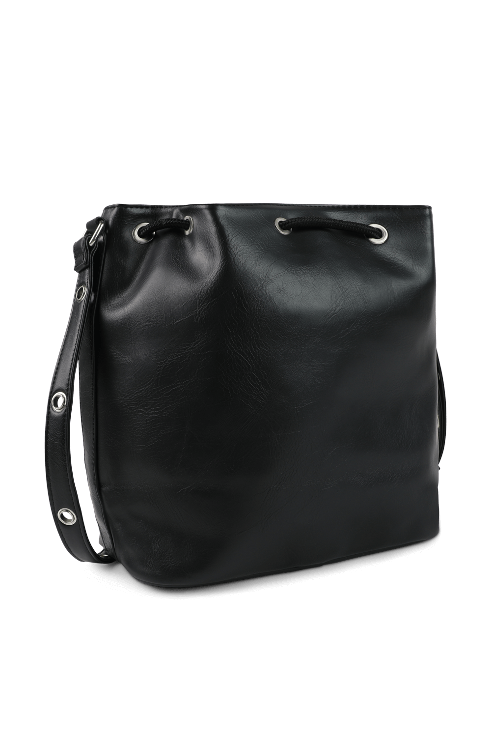 תמונת תקריב של תיק באקט עם לבבות רקומים בגוון שחור