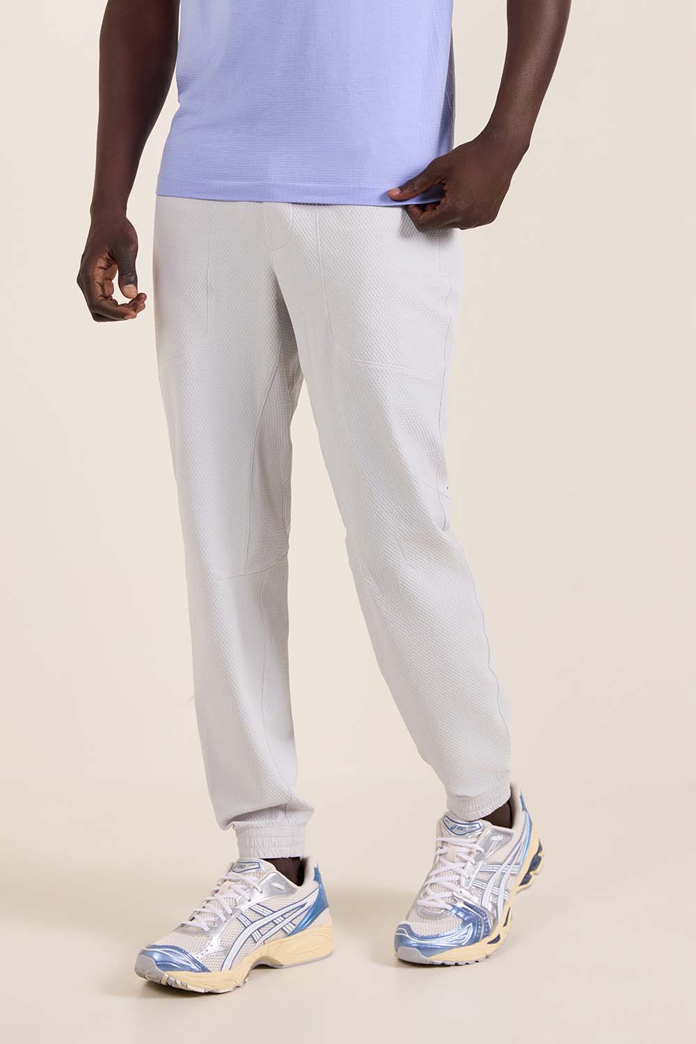 תמונת דוגמן קידמית של License To Train Textured Jogger*Regular