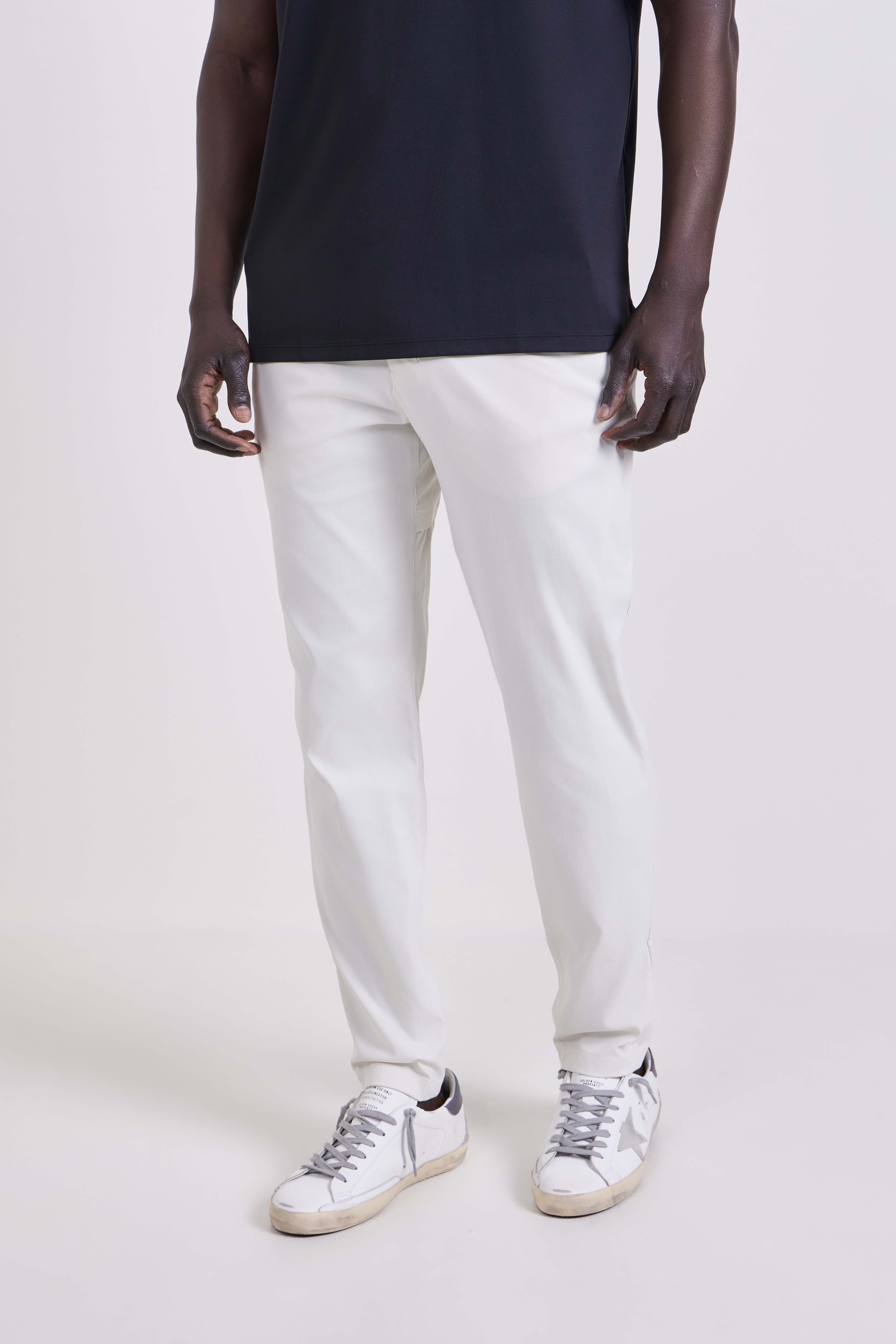 תמונת דוגמן קידמית של ABC Slim-Fit Golf Trouser 32L