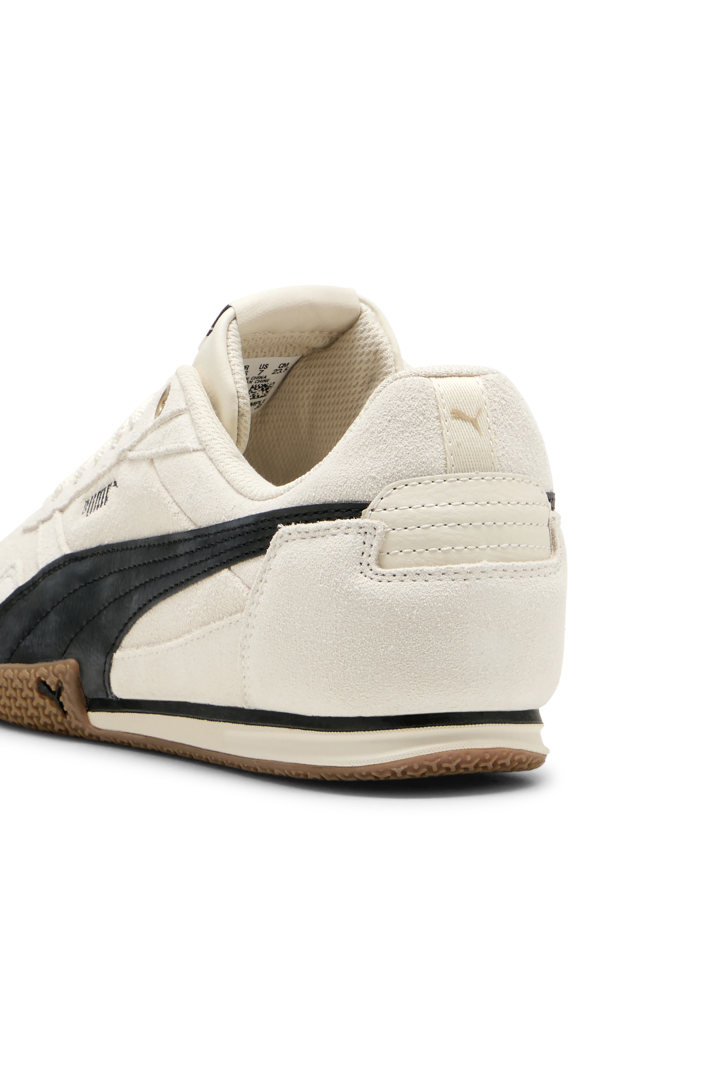 תמונת פנים של נעלי סניקרס