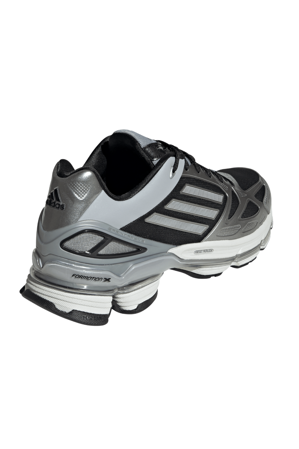 תמונת תקריב של נעלי סניקרס אדיזרו F50