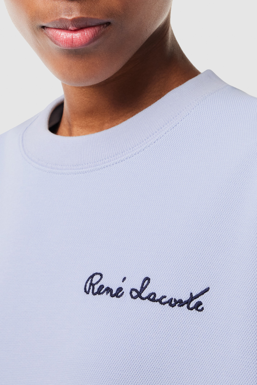 תמונת תקריב דוגמן של סווטשירט