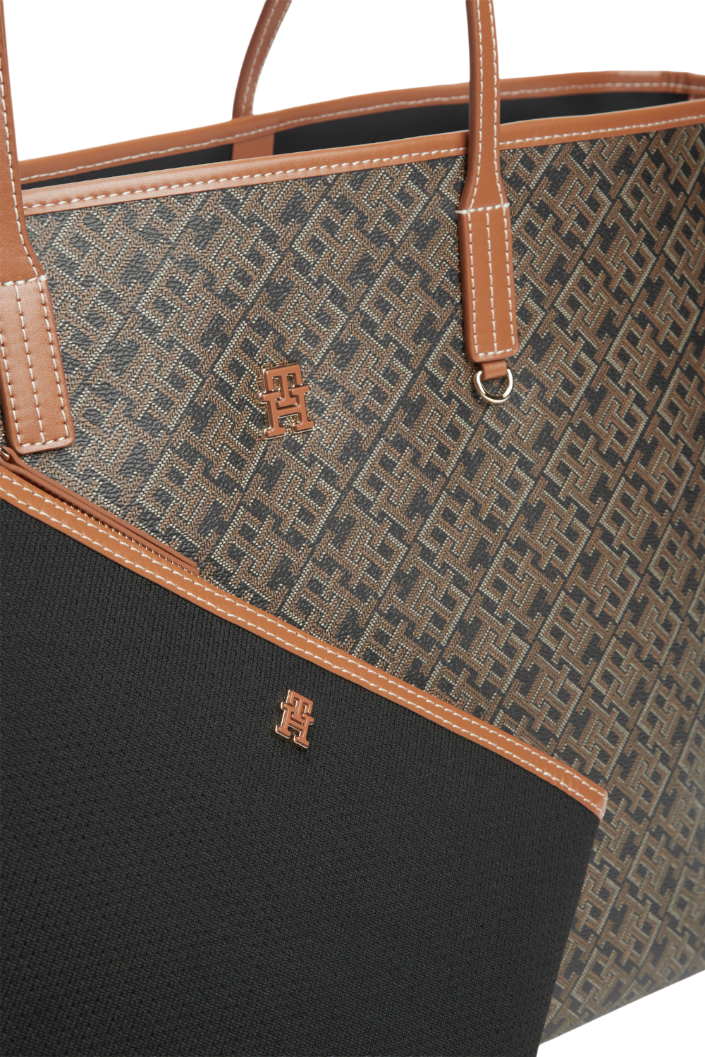 תמונת תקריב של תיק כתף