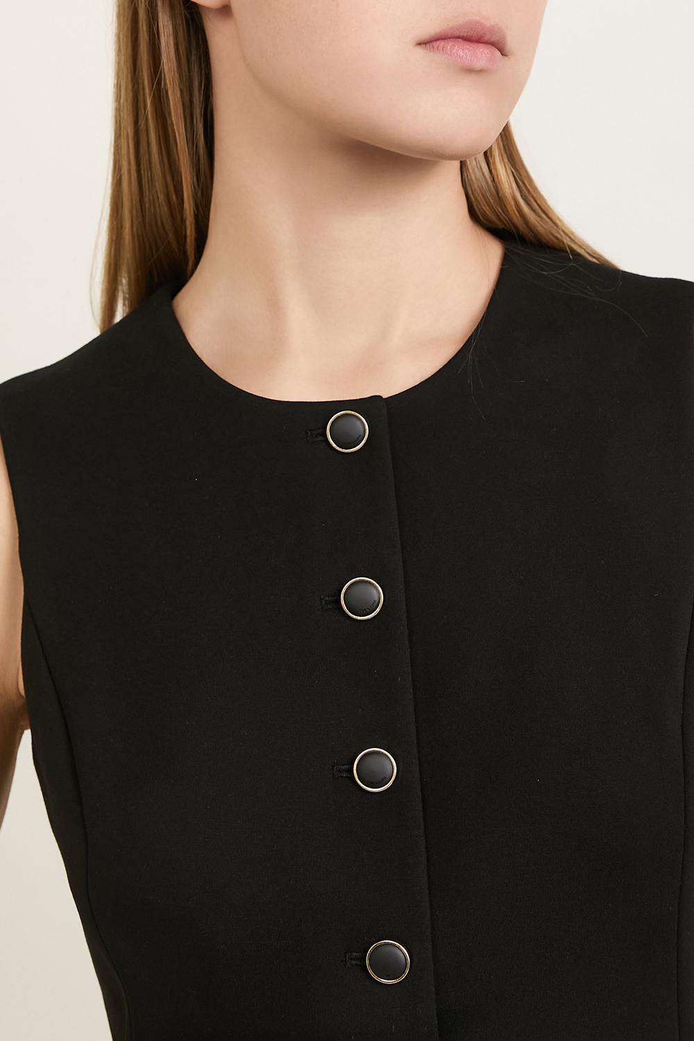 תמונת תקריב דוגמן של וסט