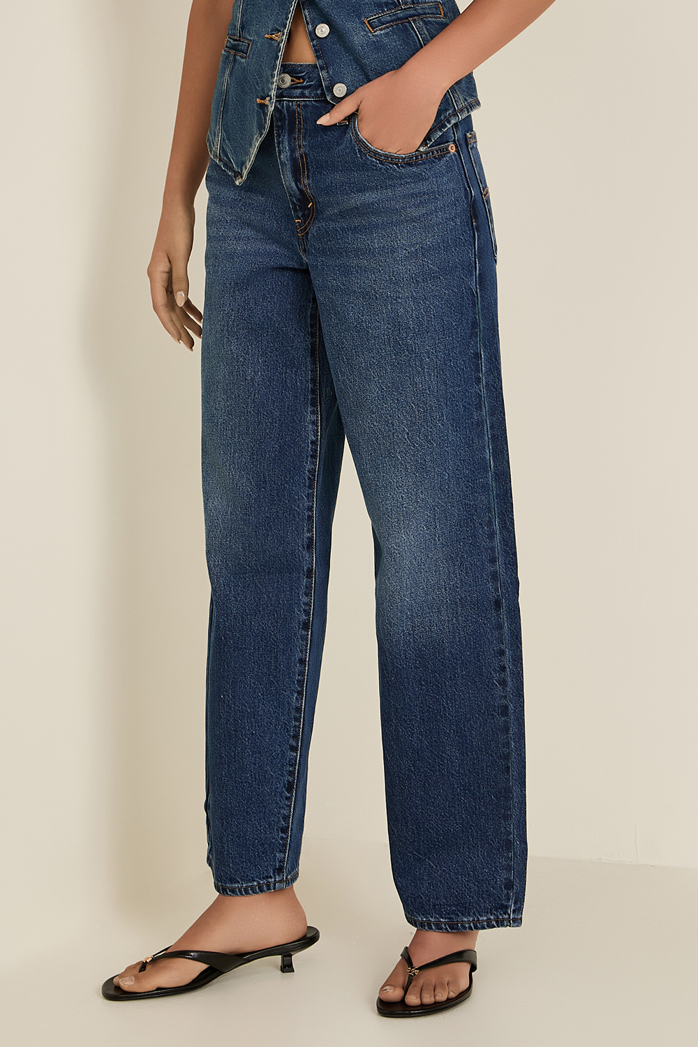 תמונת דוגמן קידמית של מכנסי ג'ינס באגי דאד