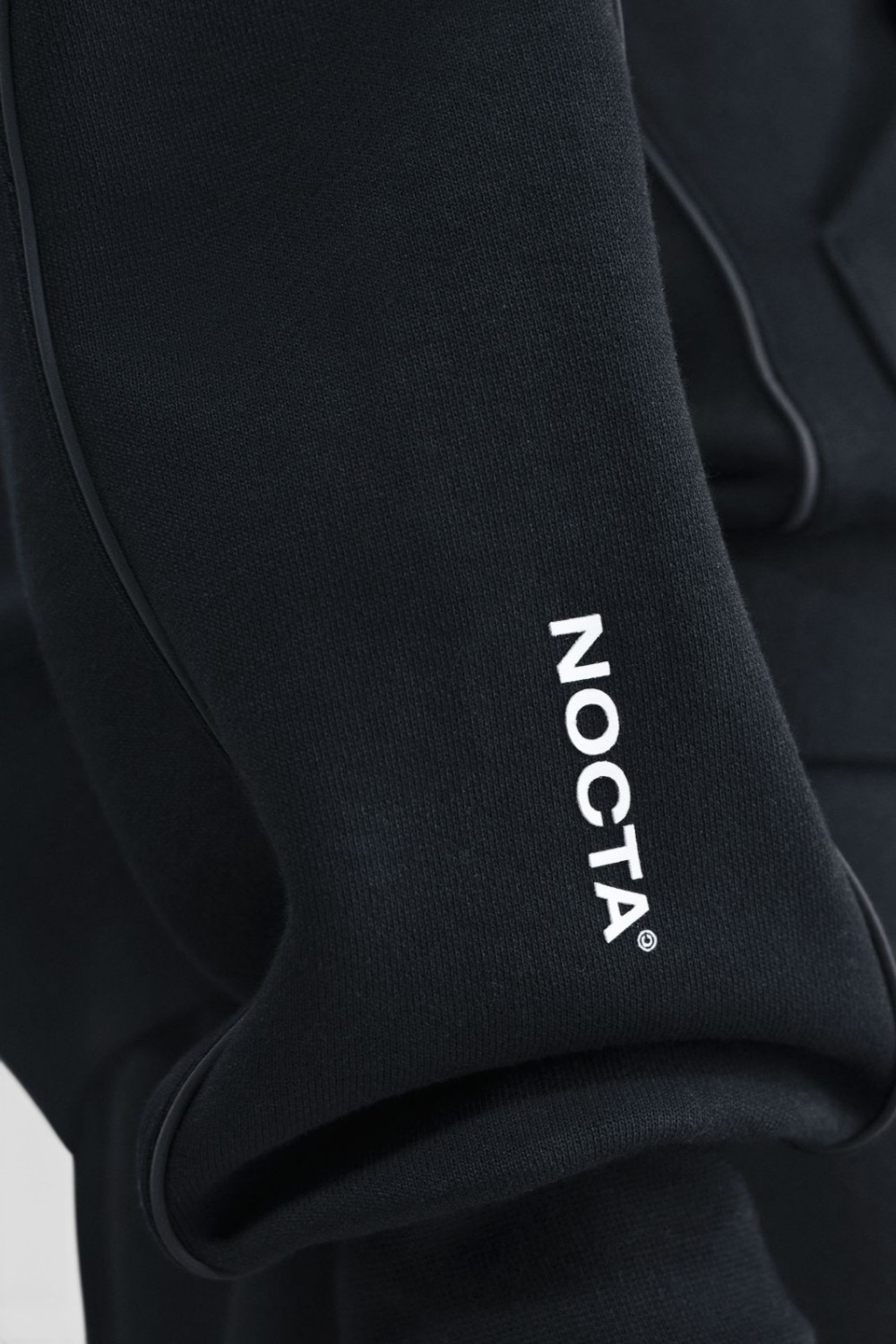 סווטשירט נייקי X נוקטה