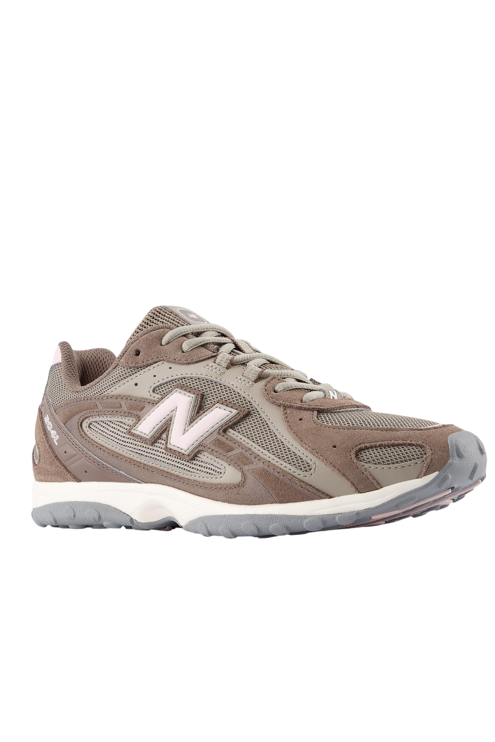 תמונת תקריב של נעלי סניקרס 204