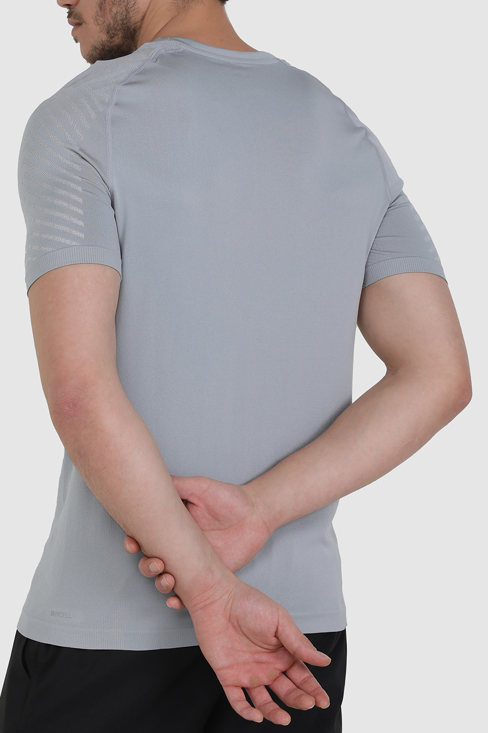 תמונת דוגמן אחורית של חולצת טי לאימונים