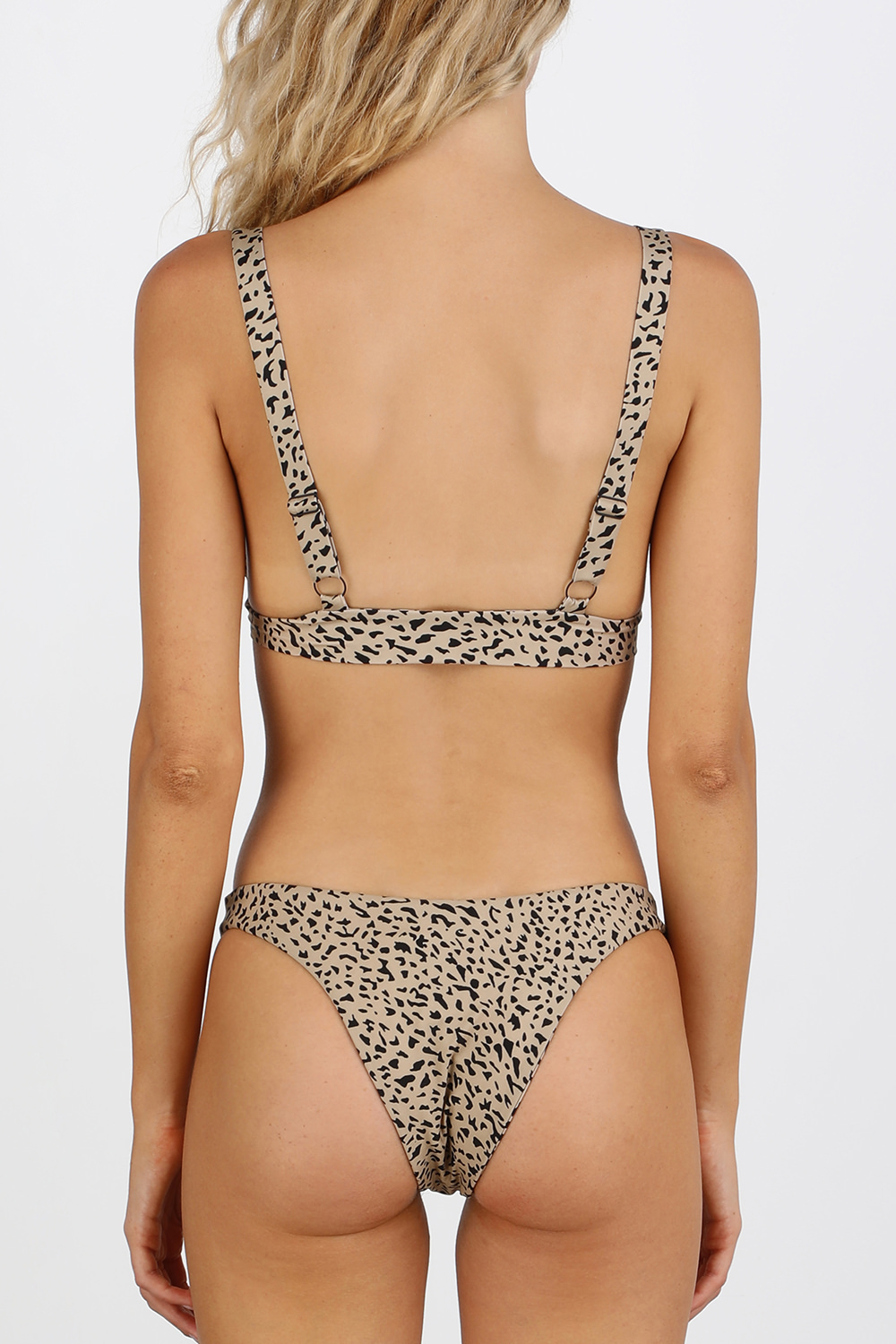 Ur An Animal Bikini Top in Leopard VOLCOM
