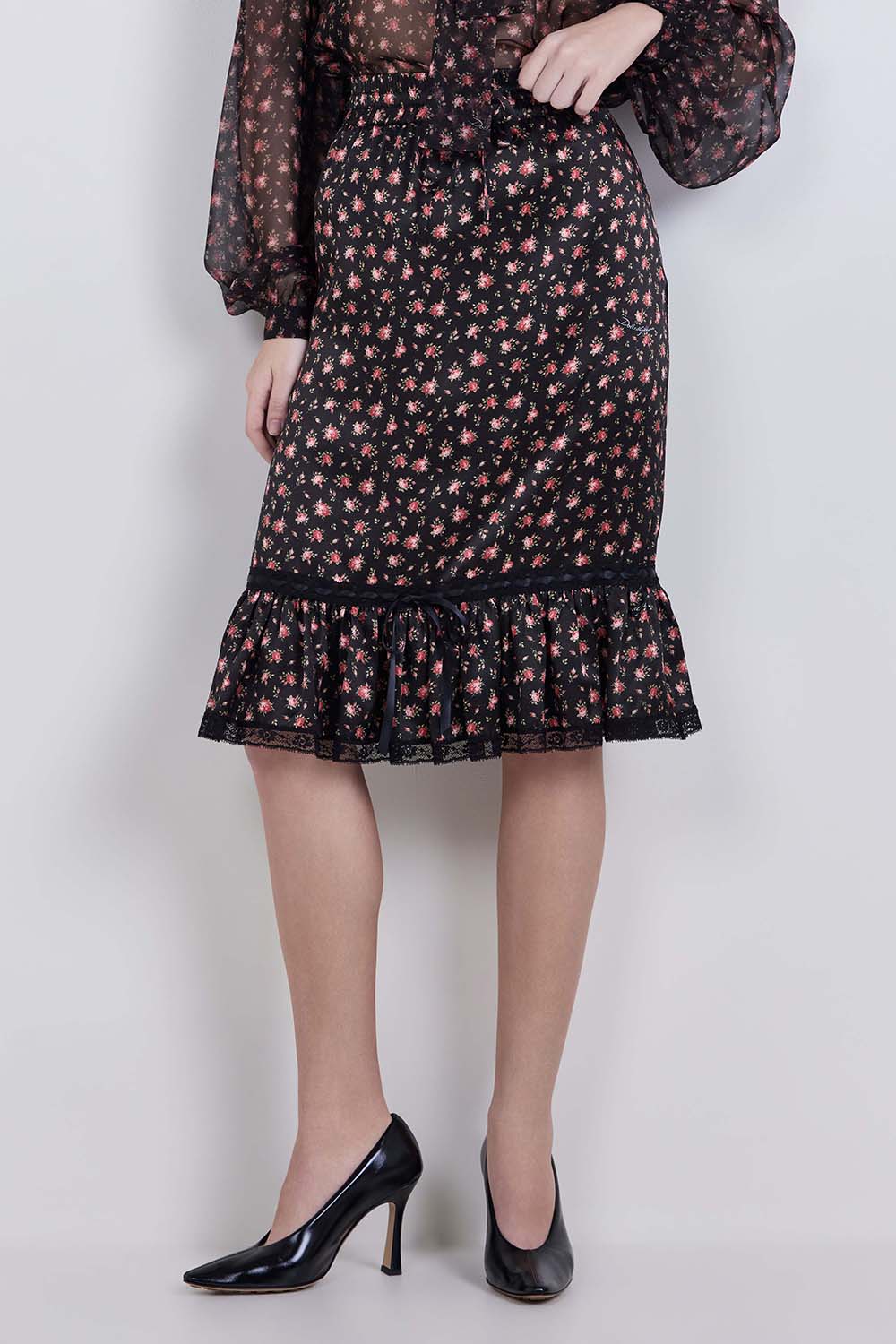 תמונת דוגמן קידמית של חצאית משי מידי