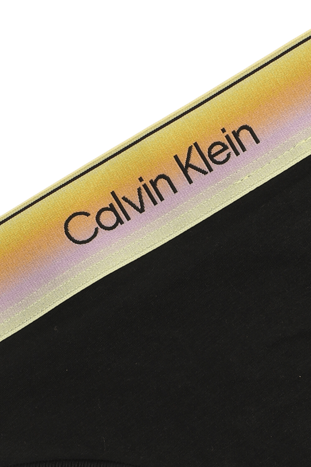 תמונת תקריב של תחתוני חוטיני