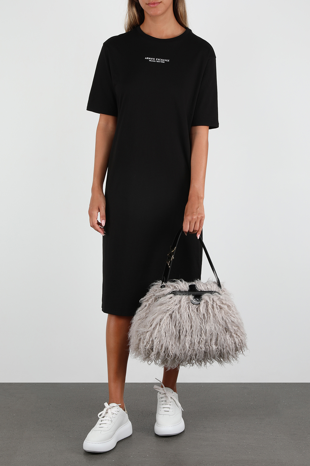 תמונת דוגמן קידמית של תיק צד דמוי פרווה