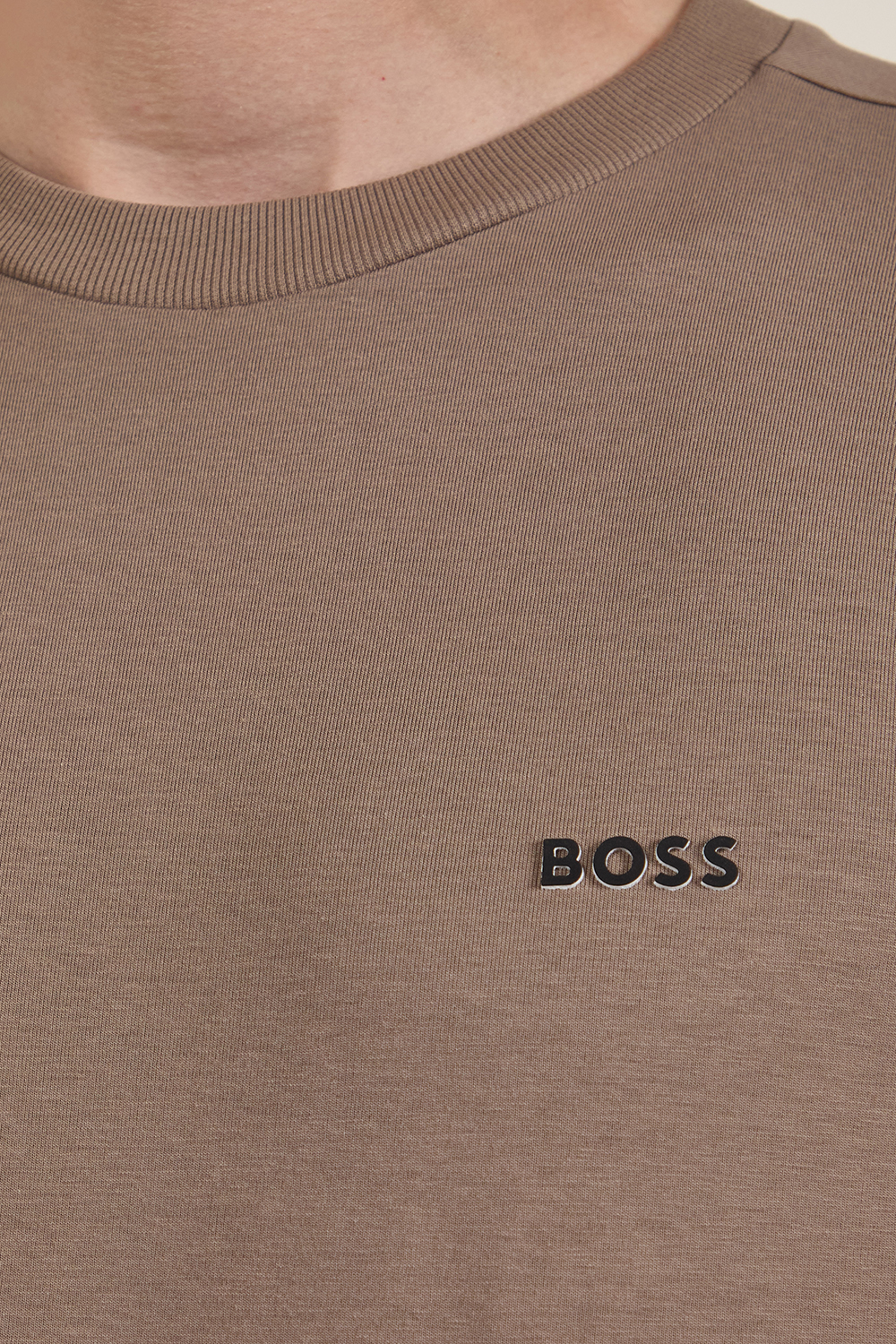 תמונת תקריב דוגמן של חולצת טי