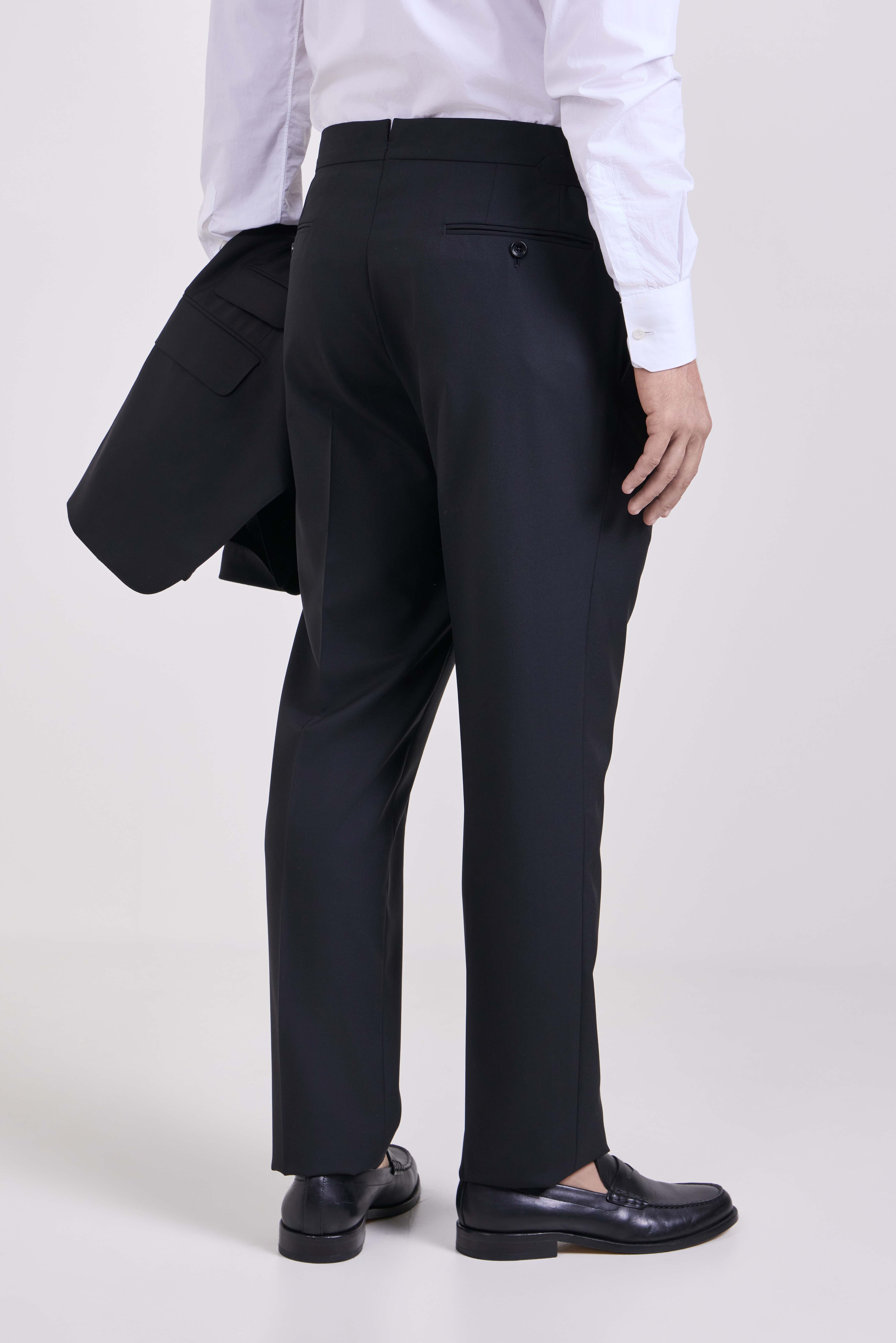 חליפה מחויטת