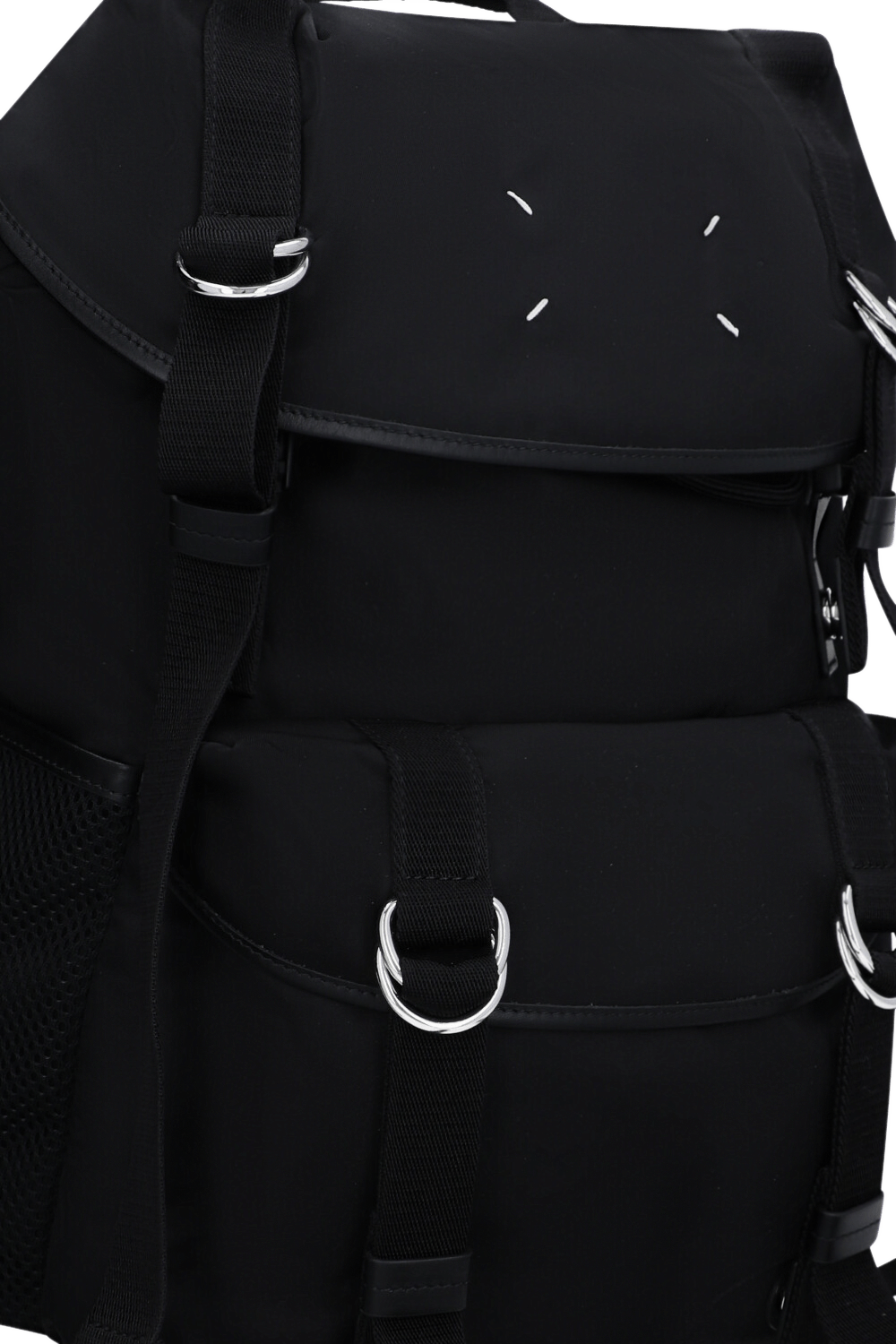 תמונת תקריב של תיק גב הייטק מדיום