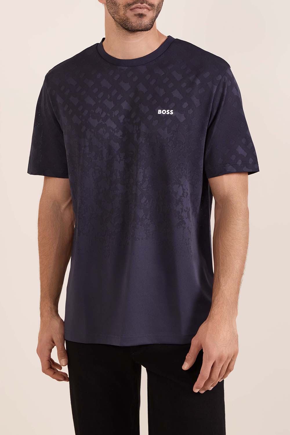 תמונת דוגמן קידמית של חולצת טי