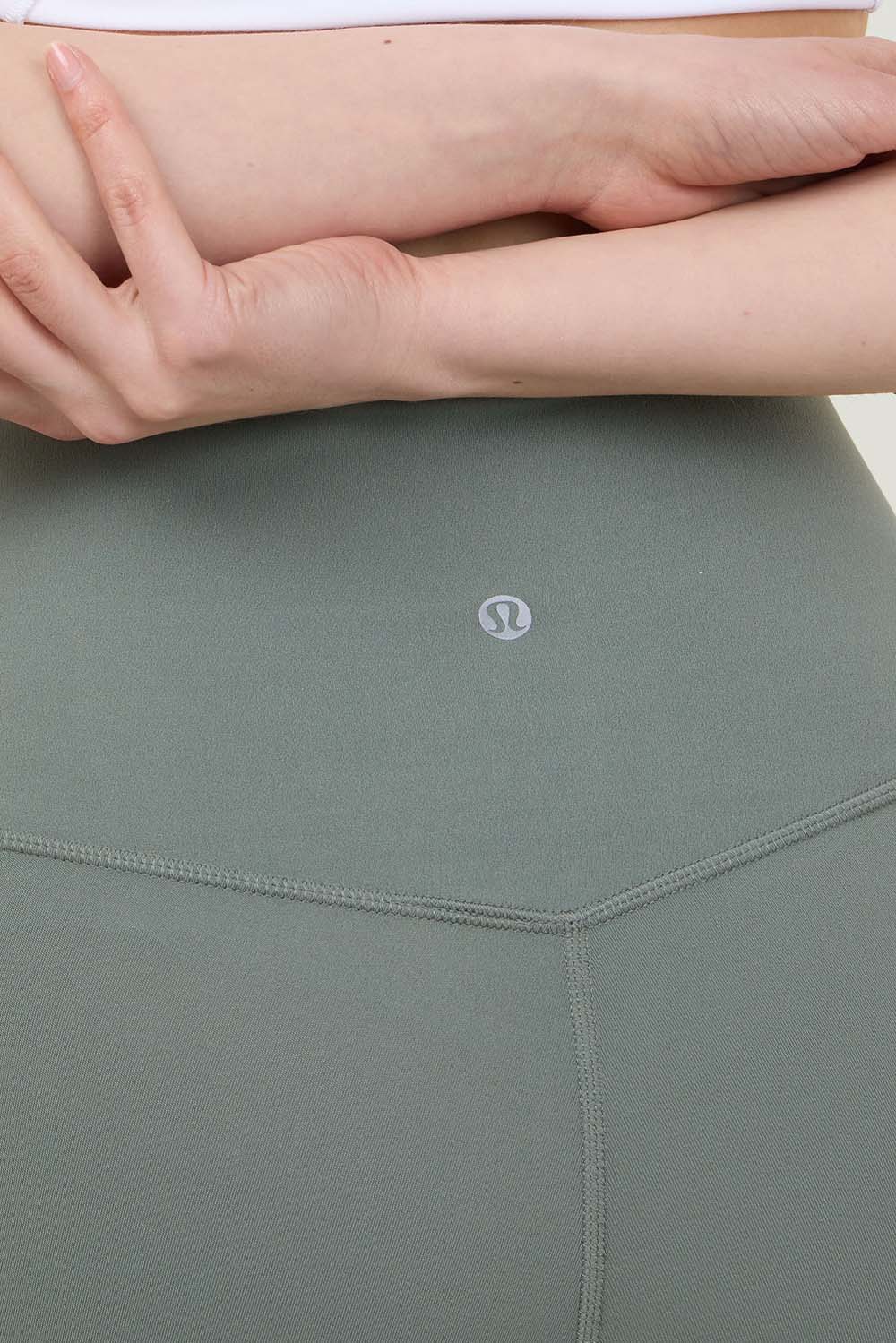 תמונת תקריב דוגמן של LULULEMON ALIGN&trade; HR PANT 25