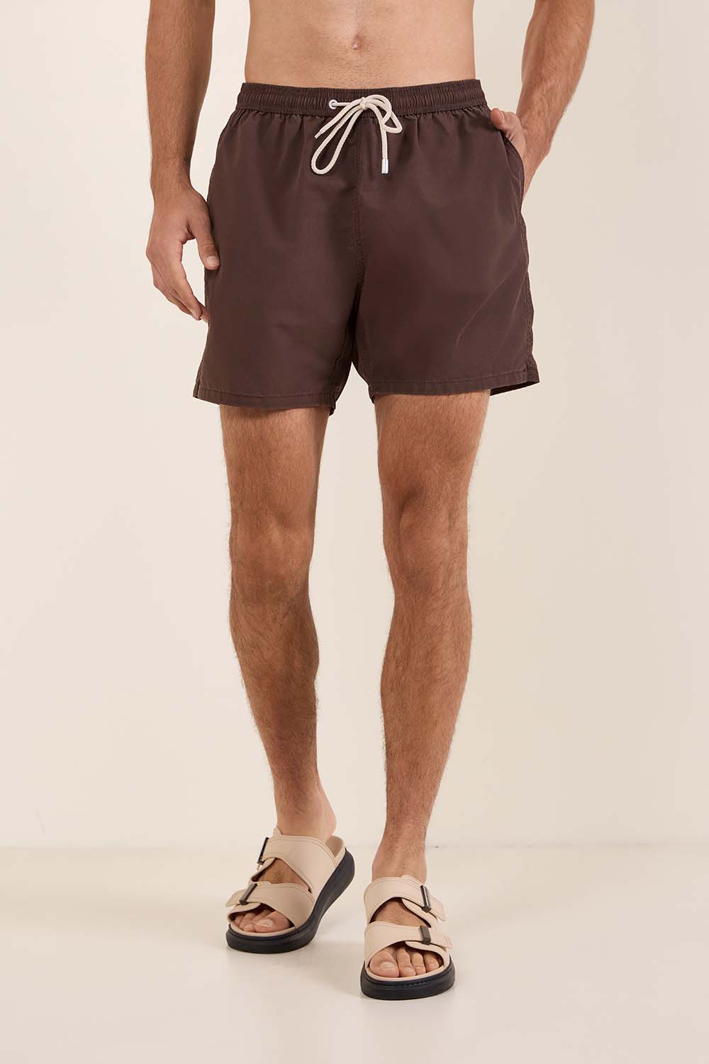 תמונת דוגמן קידמית של מכנסי שחייה