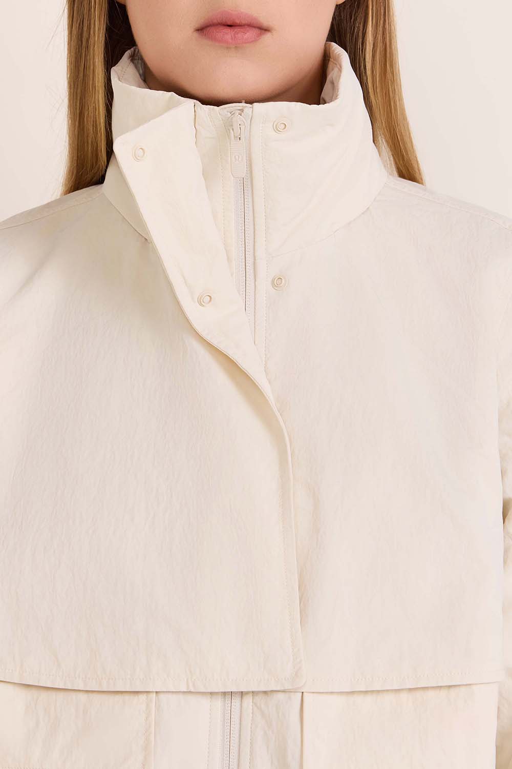 תמונת תקריב דוגמן של Always Effortless Jacket