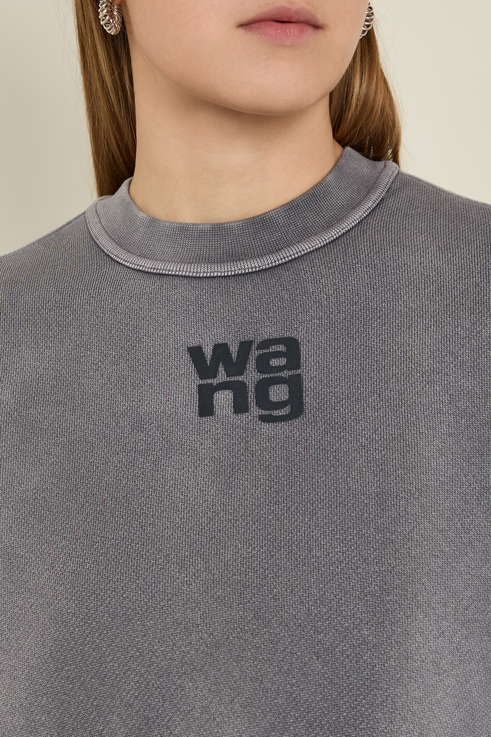 תמונת תקריב דוגמן של סווטשירט