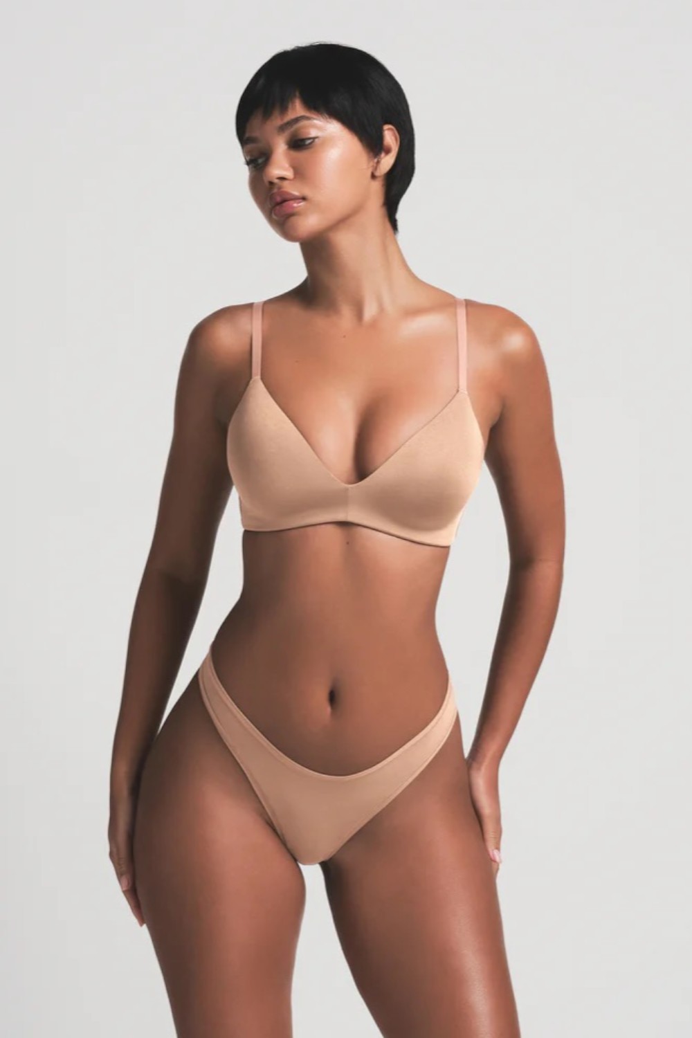 תמונת דוגמן קידמית של T-SHIRT BRA