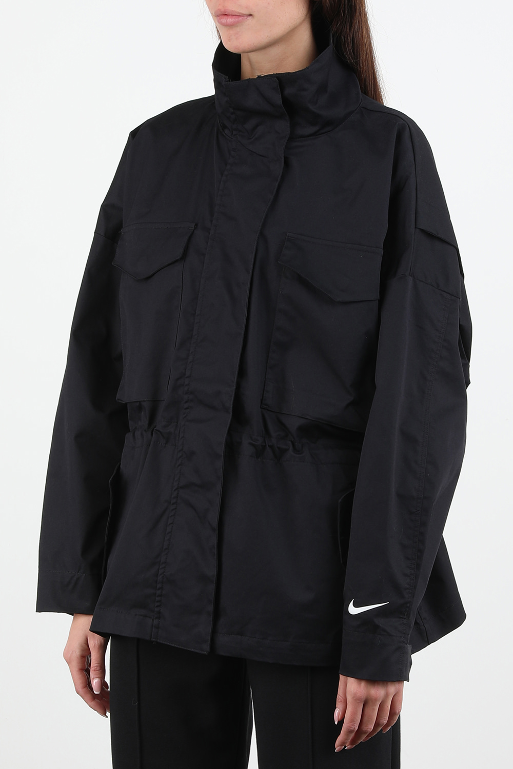 תמונת דוגמן קידמית של מעיל דק אסנטיאל קולקשן בגוון שחור