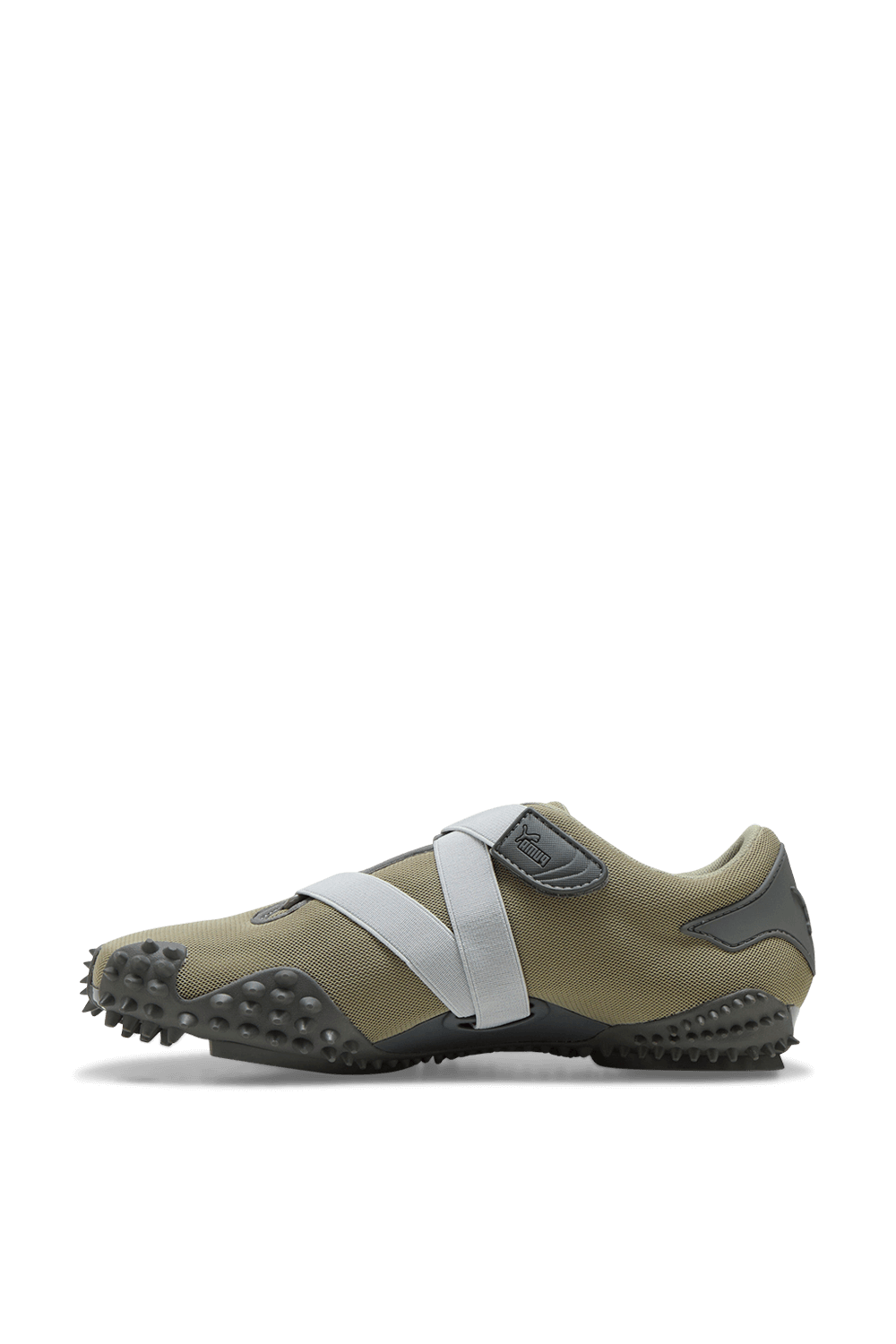 תמונה אחורית של נעלי סניקרס מוסטרו