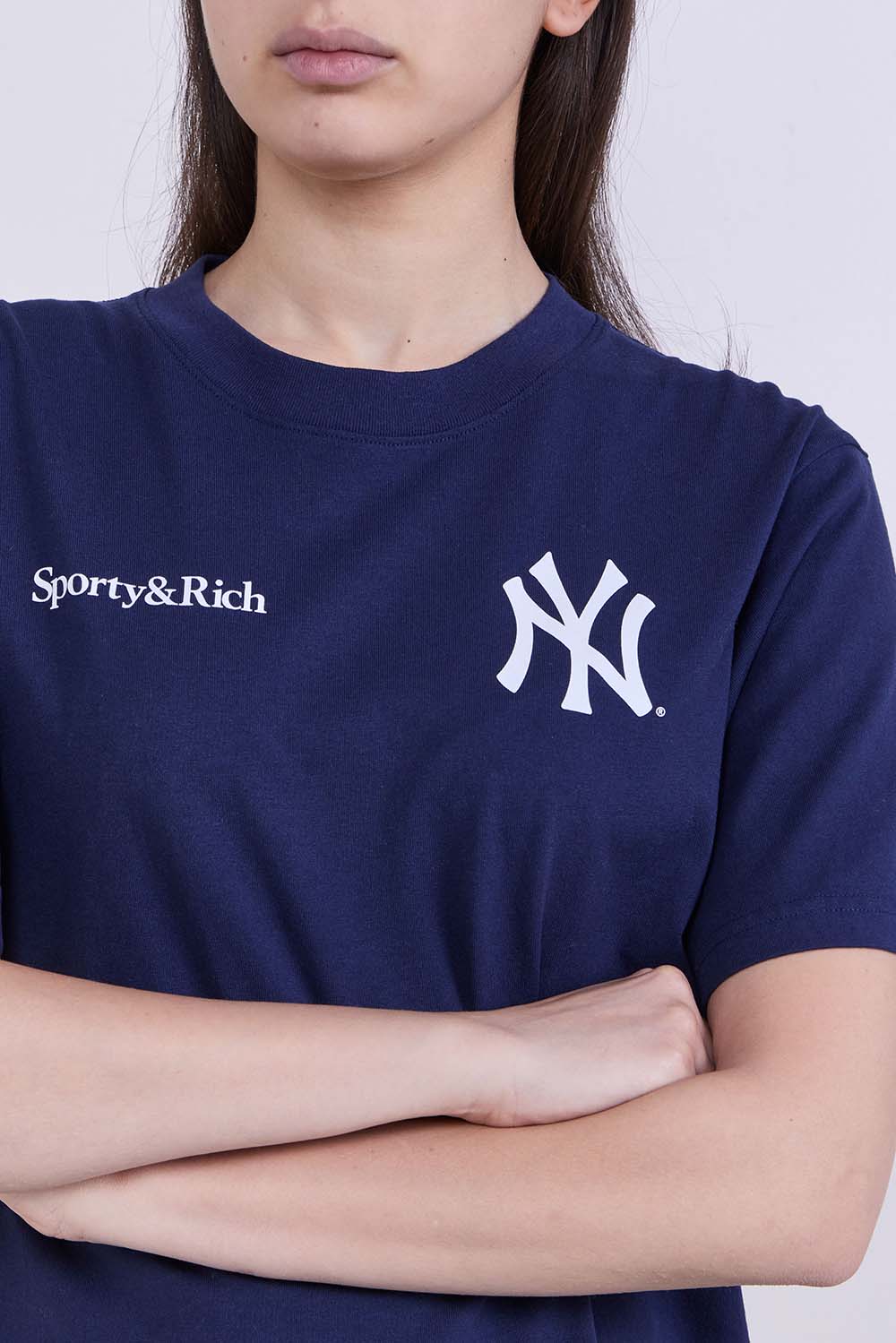 תמונת תקריב דוגמן של חולצת טי יאנקיז