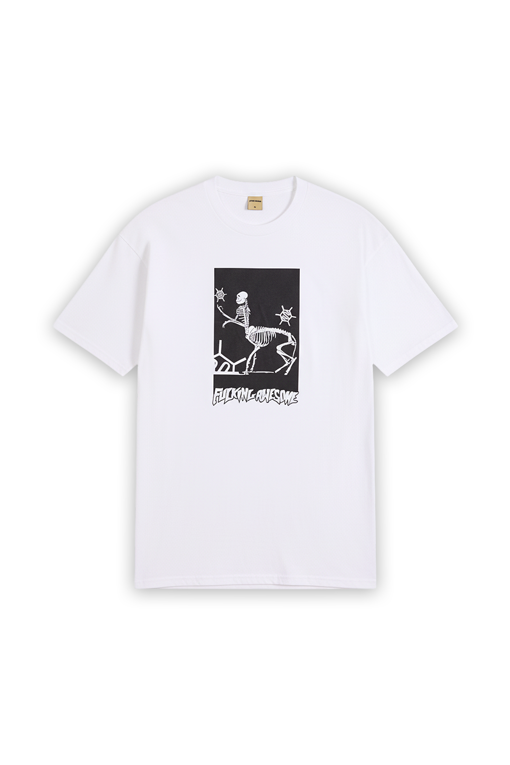 תמונה קידמית של חולצת טי