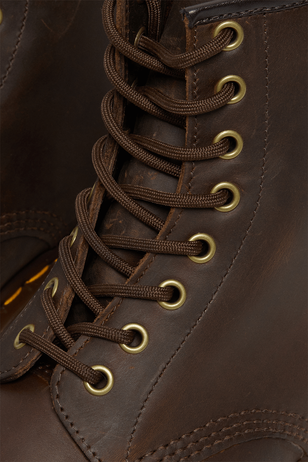 תמונת פנים של מגפוני עור 1460