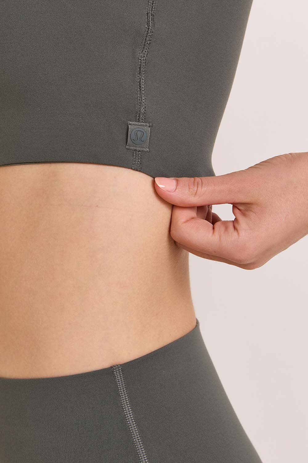 תמונת תקריב דוגמן של Bend This Scoop and Square Bra