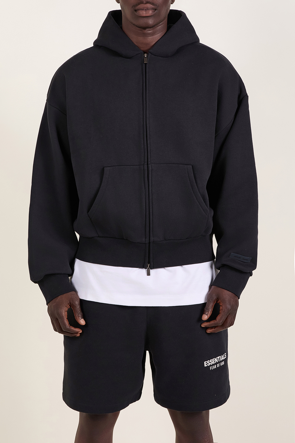 תמונת דוגמן קידמית של סווטשירט קפוצ'ון