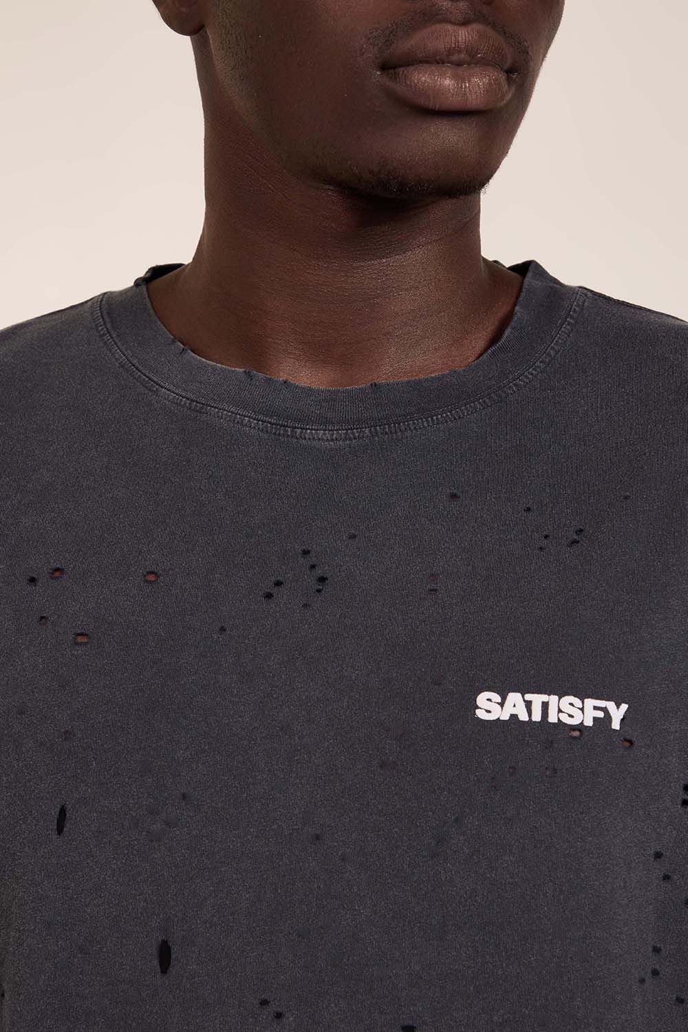 תמונת תקריב דוגמן של חולצת אימון